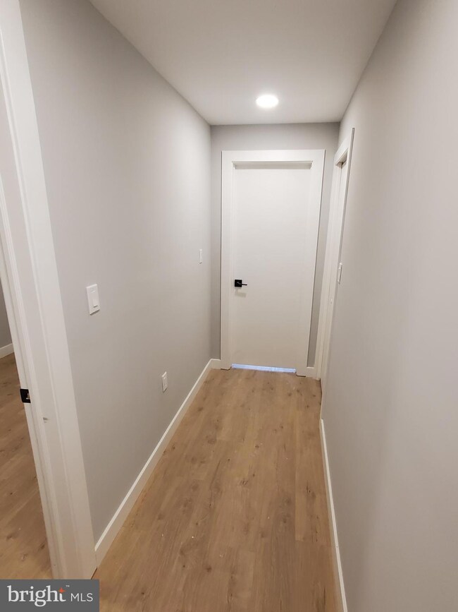 4663 Umbria St unit 1R, Philadelphia, PA 19127 - photo 6