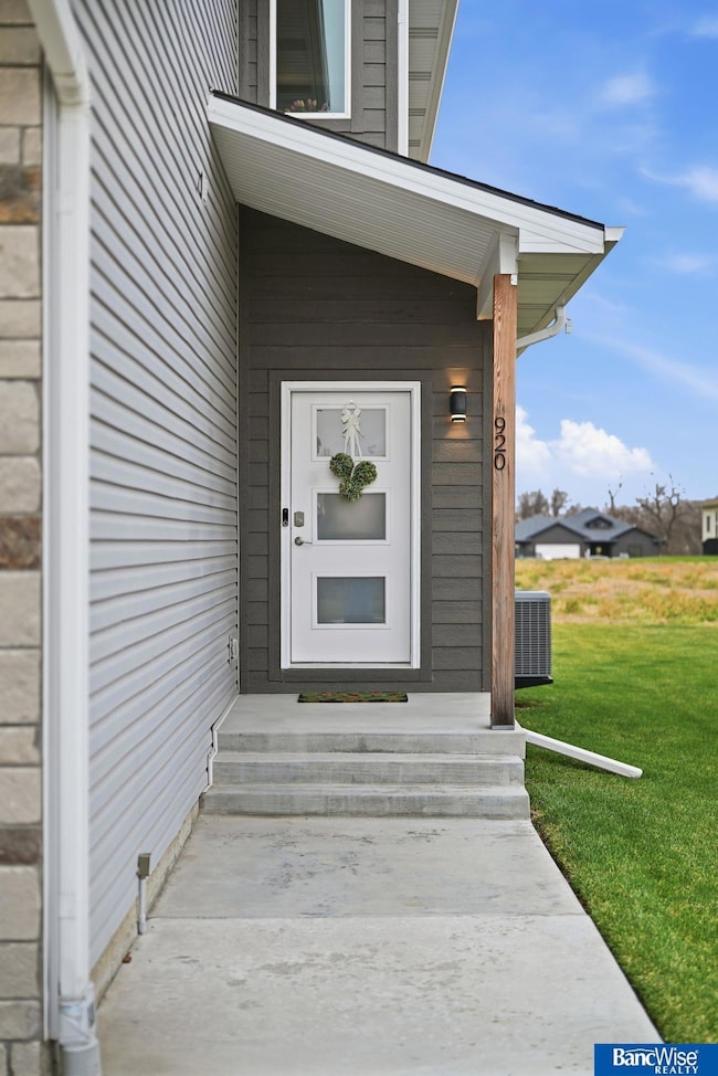 920 Titan Dr, Hickman, NE 68372 - photo 2