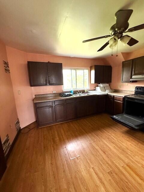 221 E Parrish St, Covington, VA 24426 - photo 4