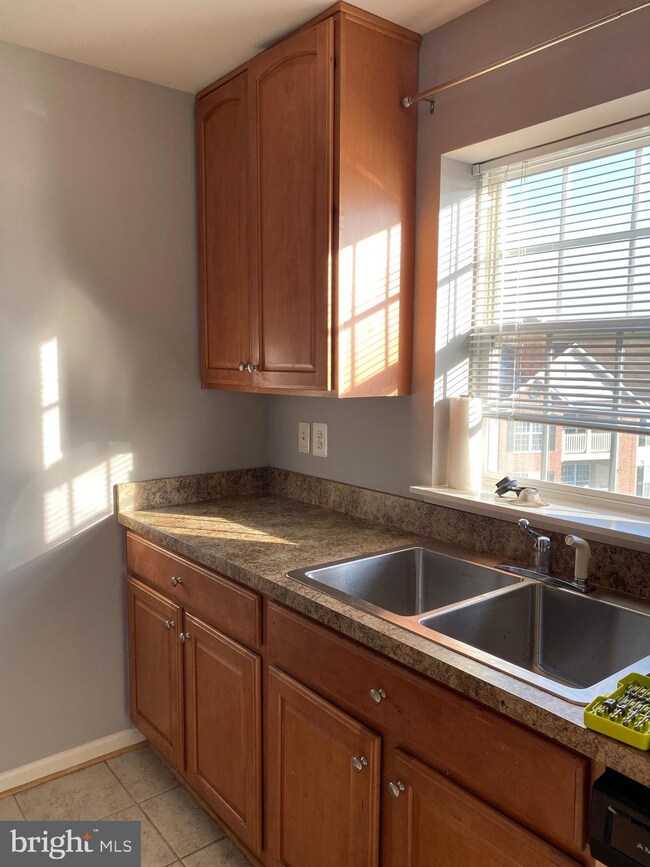 2504 Hemingway Dr, Frederick, MD 21702 - photo 6