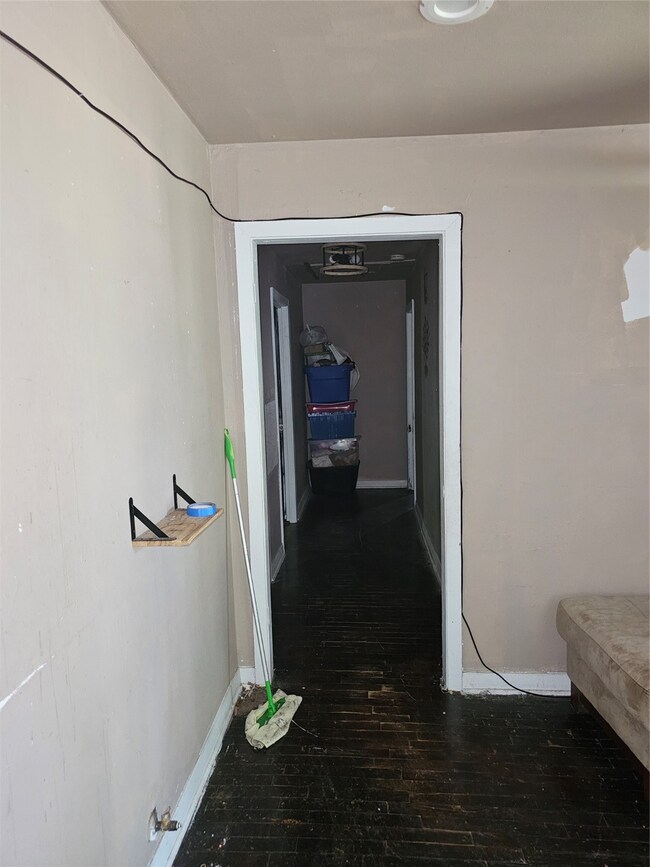 988 Ringold St, Houston, TX 77088 - photo 6