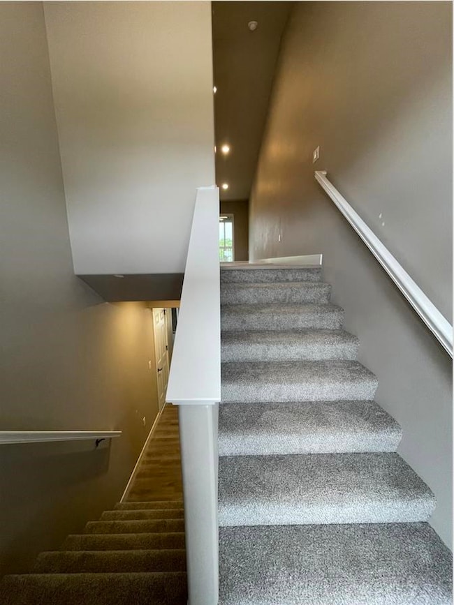 3155 Lampe Ln unit C, Coralville, IA 52317 - photo 3