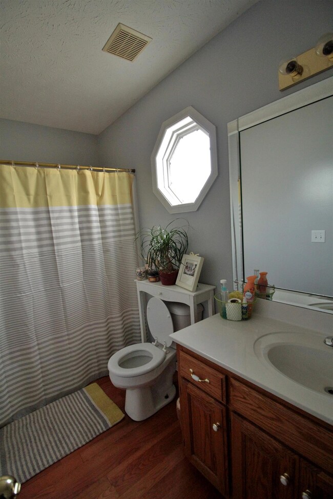 216 Warren Cir, Shelbyville, TN 37160 - photo 3