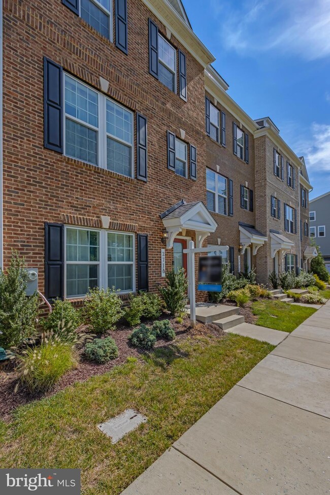 2710 Pinebrook Rd, Landover, MD 20785 - photo 3