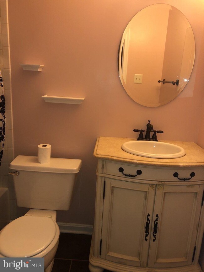 1151 Kelfield Dr, Halethorpe, MD 21227 - photo 4