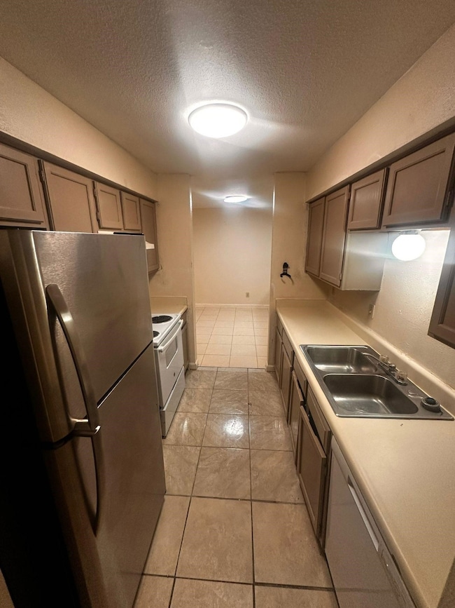 9700 Leawood Blvd unit 1601, Houston, TX 77099 - photo 2