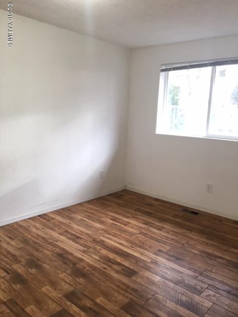 4th st bed 1