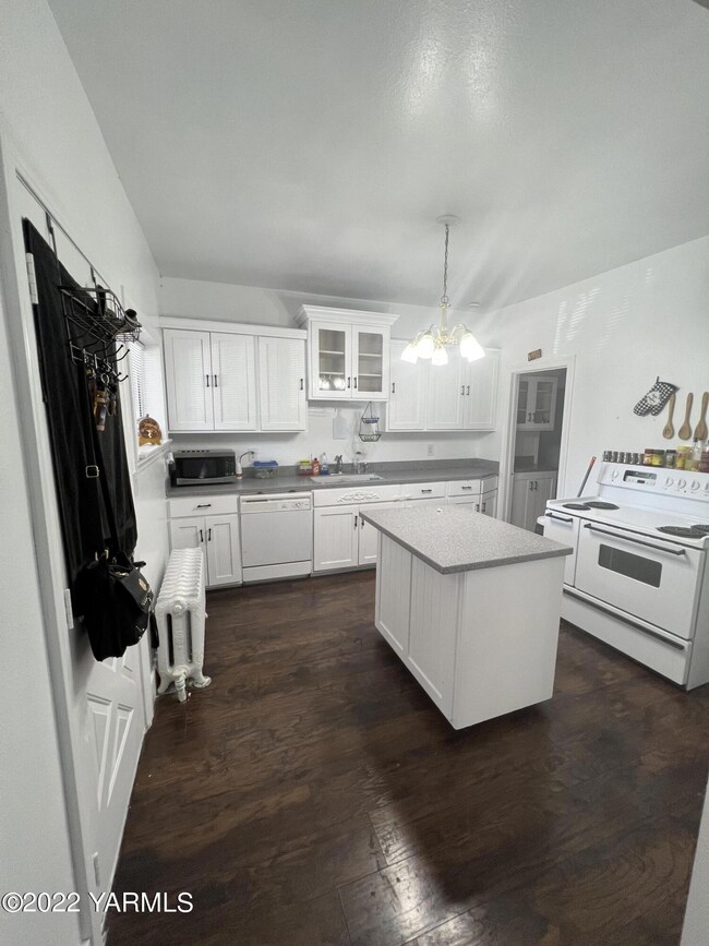 2415 Summitview Ave, Yakima, WA 98902 - photo 7