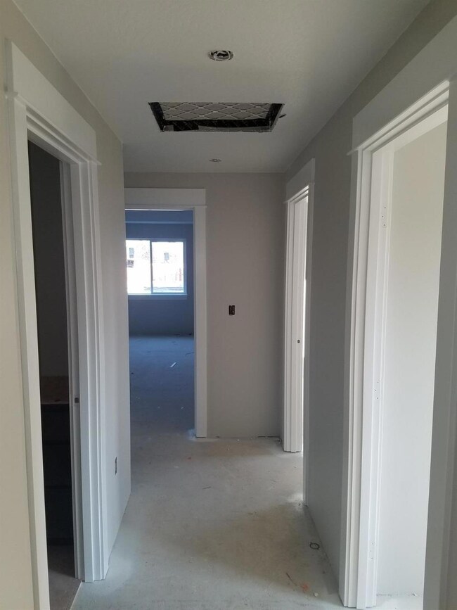 3847 Valley Meadows Dr, White City, OR 97503 - photo 6