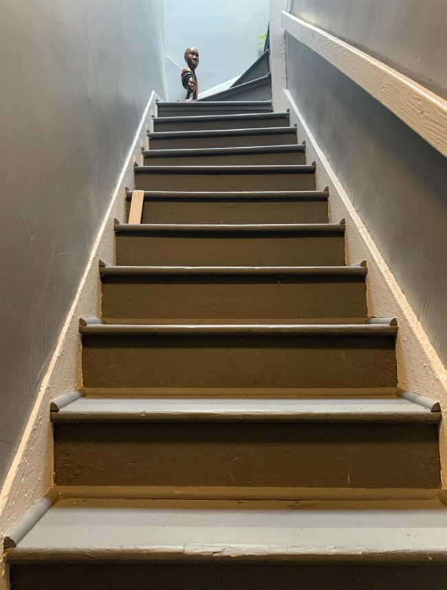 27 Bergen Ave unit 2, Jersey City, NJ 07305 - photo 3