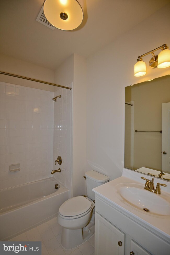 9038 Sudley Rd unit 15A, Manassas, VA 20110 - photo 4
