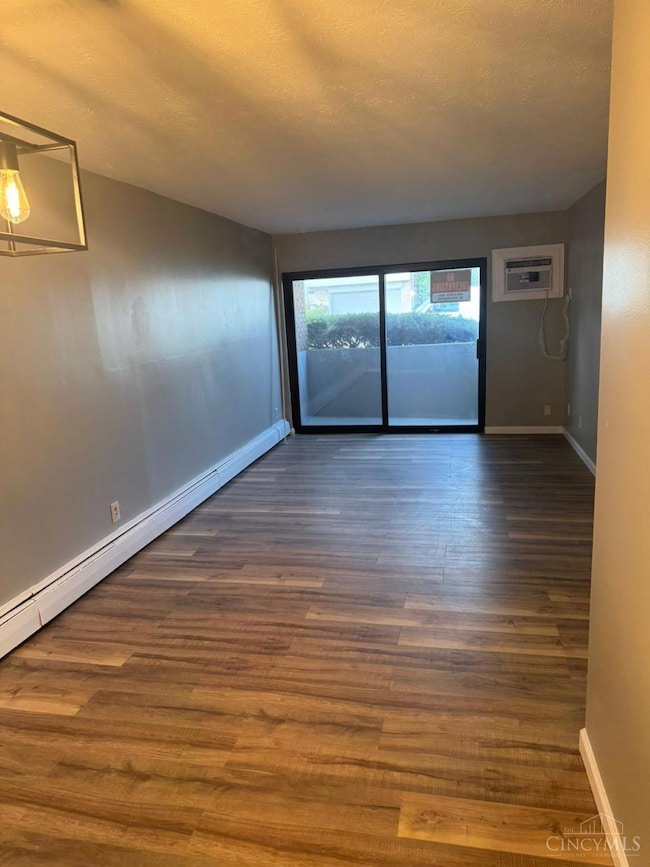 4901 Chalet Dr, Cincinnati, OH 45217 - photo 2