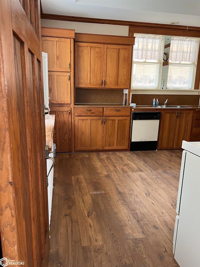 211 W Cass St, Osceola, IA 50213 - photo 4