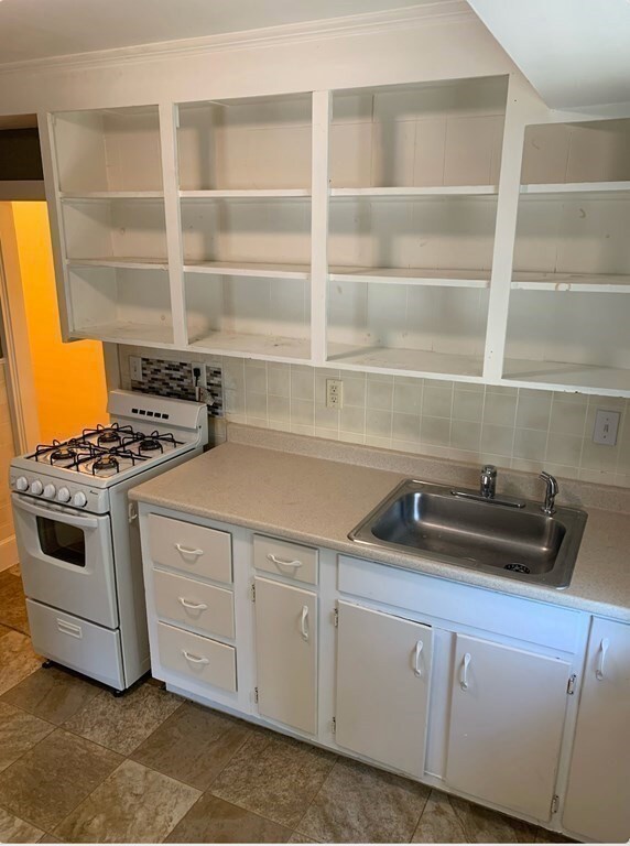 66 Lee St unit 4, Marblehead, MA 01945 - photo 3