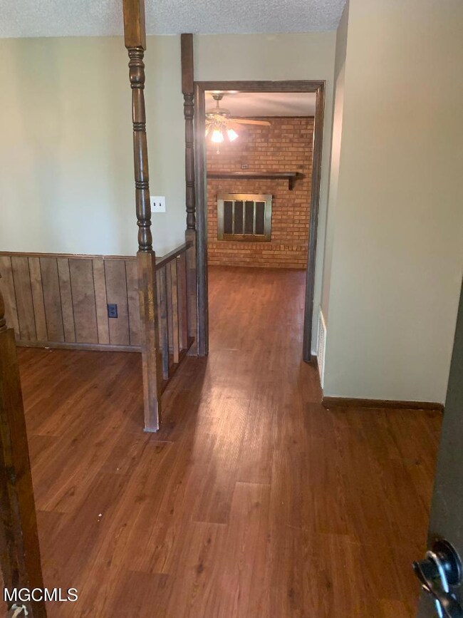 10428 Riverbend Cir, Moss Point, MS 39562 - photo 4