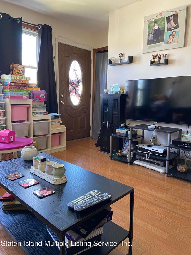 2006 N Railroad Ave, Staten Island, NY 10306 - photo 4