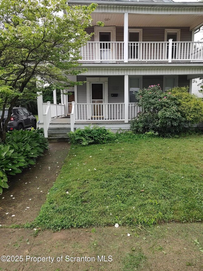 612 E Market St unit 2nd flr, Scranton, PA 18509 - photo 2