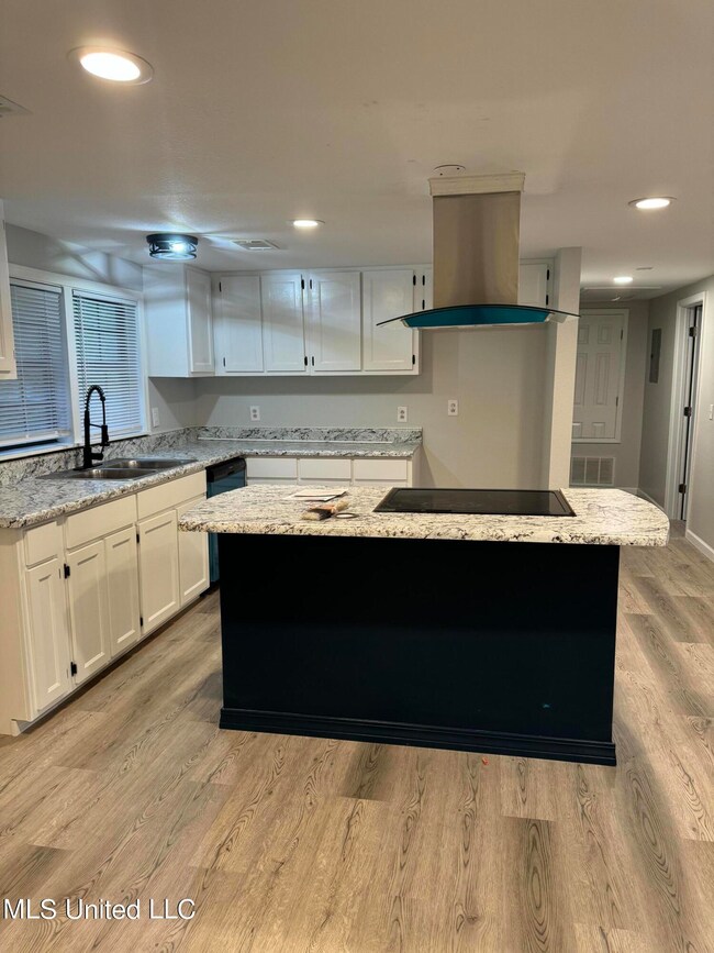 Earl Kitchen 2
