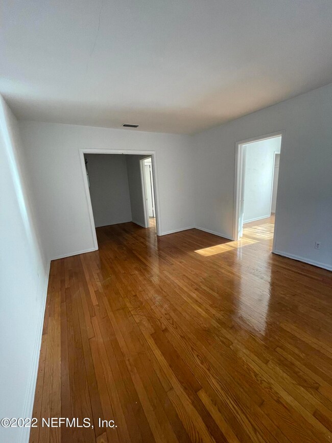 1529 Mcduff Ave S unit 4, Jacksonville, FL 32205 - photo 2