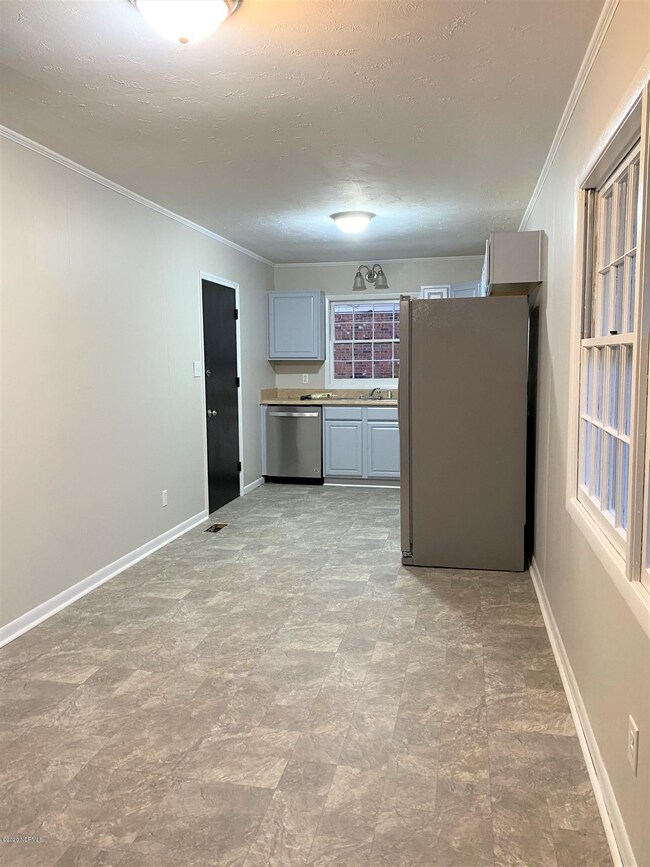 816 Williams St, Jacksonville, NC 28540 - photo 5