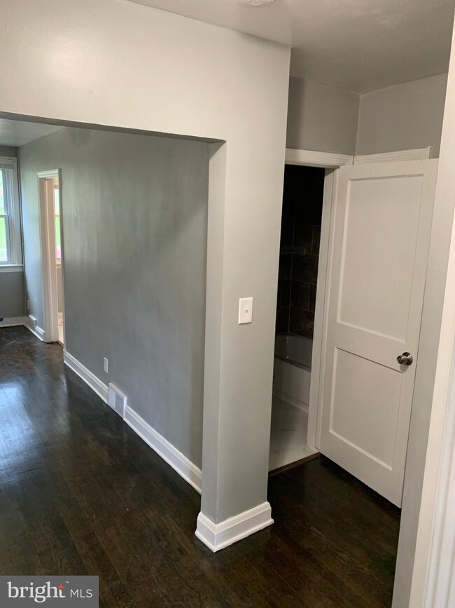 1107 Gleneagle Rd, Baltimore, MD 21239 - photo 6