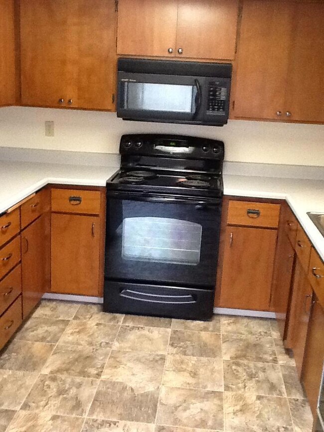 347 NW Pleasant View Dr unit A, Grants Pass, OR 97526 - photo 6