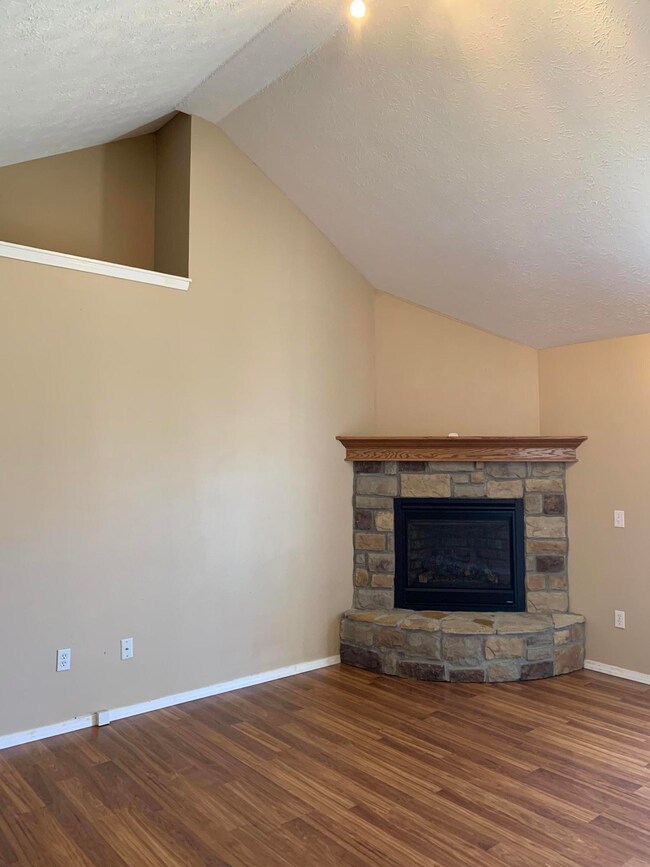 408 W Chestnut Rd, Nixa, MO 65714 - photo 4