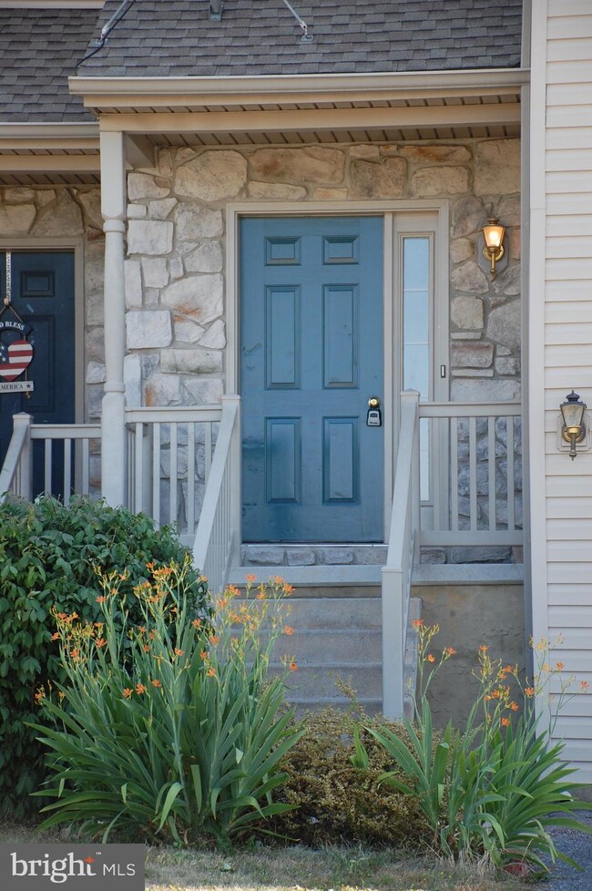 23 Chickadee Cir, Leola, PA 17540 - photo 2