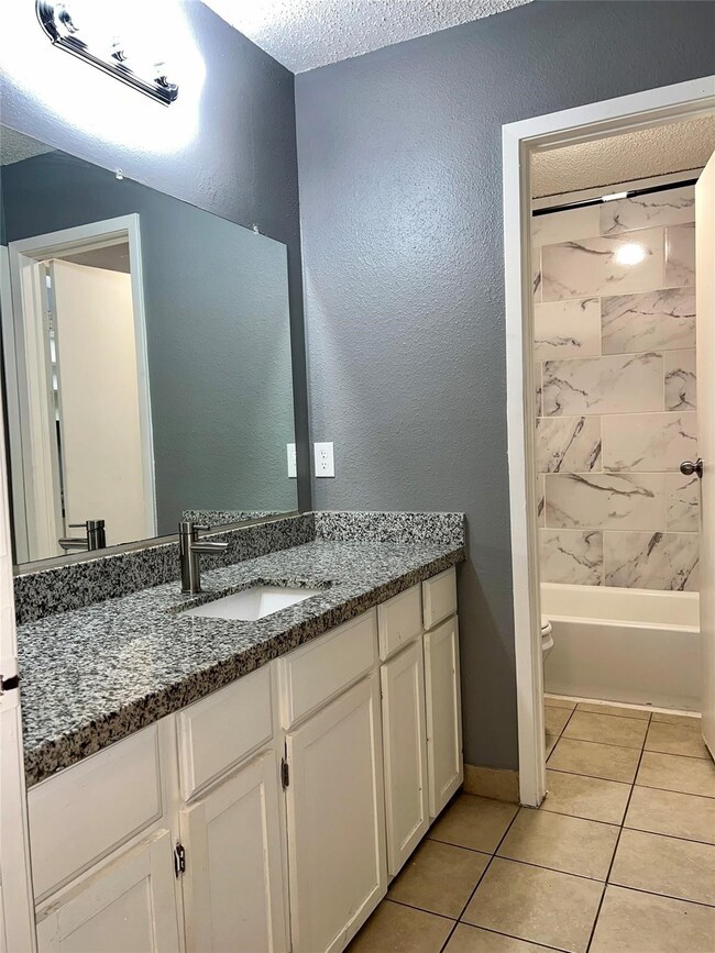 6118 W Mount Houston Rd unit C, Houston, TX 77088 - photo 4