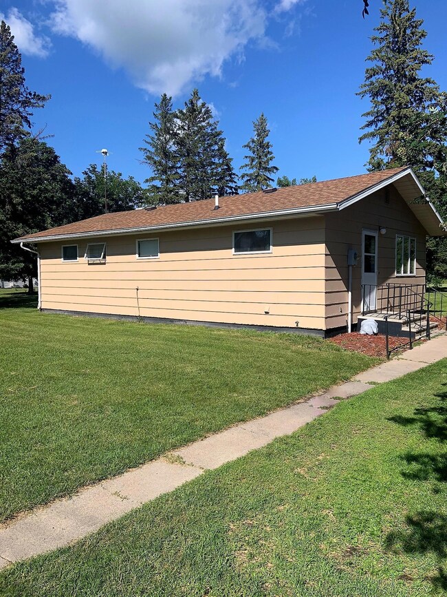 Rear Exterior - Summer