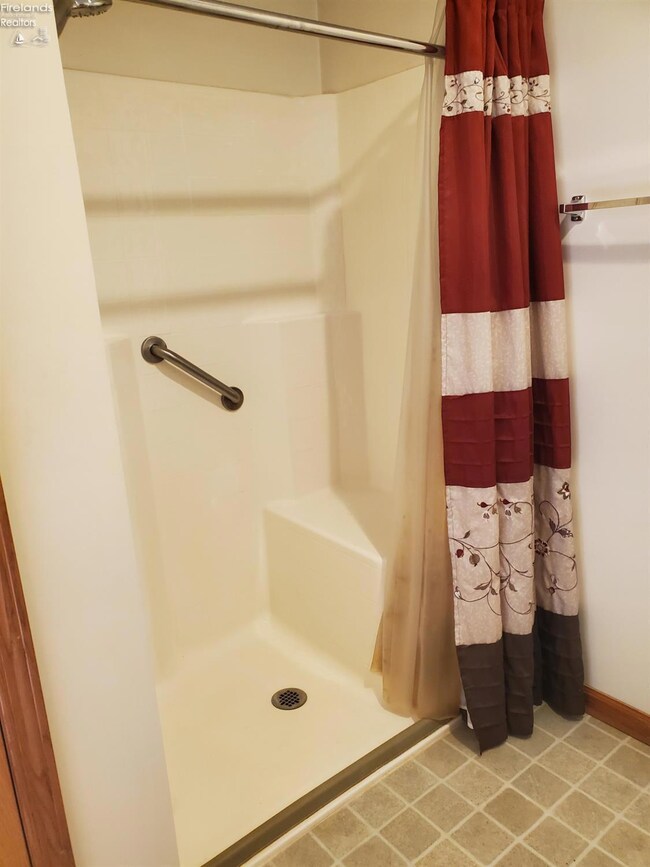 16 Saint Francis Ave, Tiffin, OH 44883 - photo 7