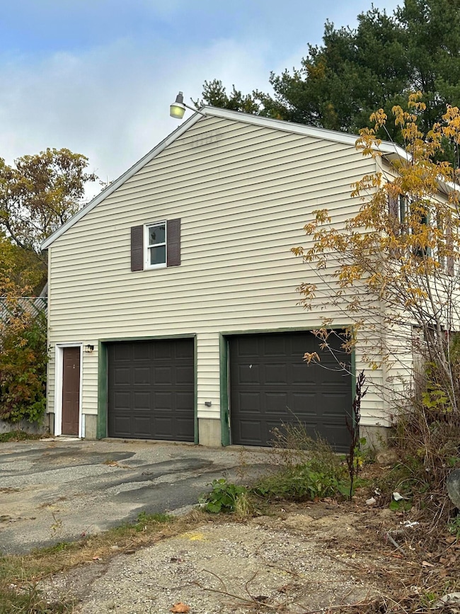 11 Jans Blvd, Lewiston, ME 04240 - photo 2