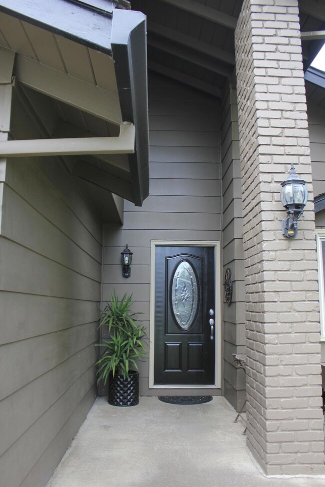 700 Freeman Rd, Central Point, OR 97502 - photo 3