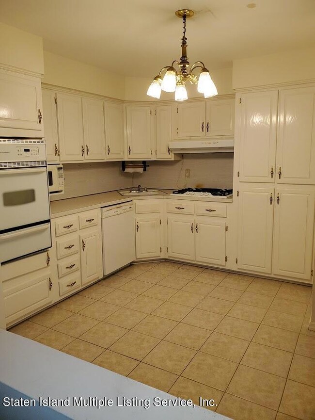 38 Parkview Lp 10