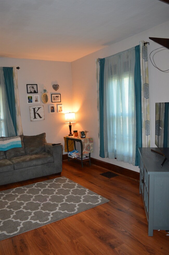 215 W 1st St, Auburn, IN 46706 - photo 7