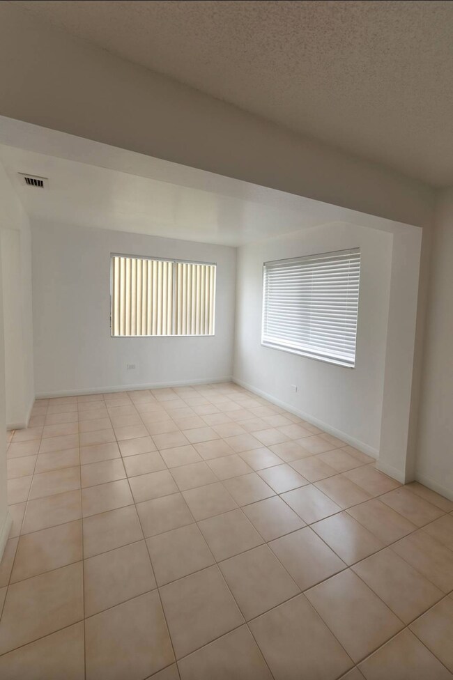 141 W 31st St unit 1, Hialeah, FL 33012 - photo 7