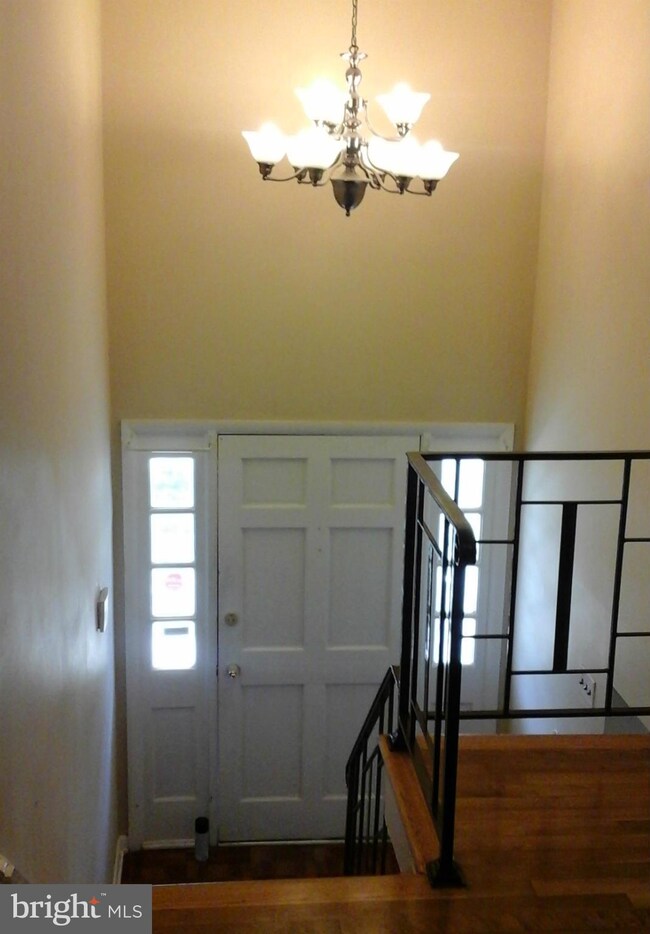 7310 Longbranch Dr, New Carrollton, MD 20784 - photo 2