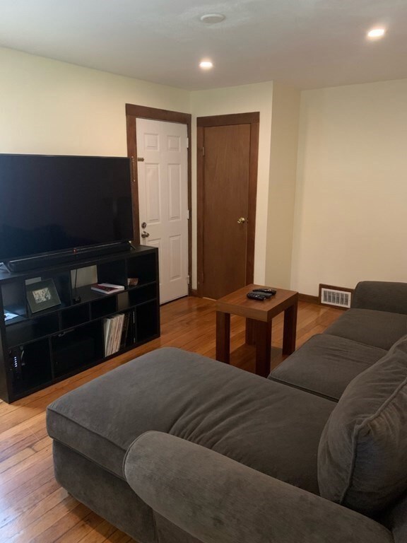 8 Hemlock Rd, Hingham, MA 02043 - photo 3