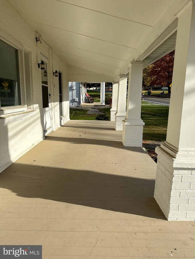 965 Coldspring Rd, Fayetteville, PA 17222 - photo 2