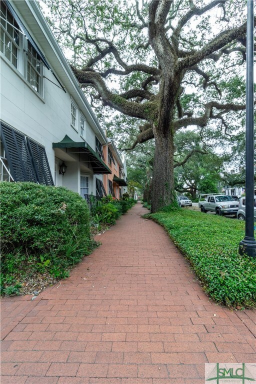 559 E Jones St unit A, Savannah, GA 31401 - photo 4