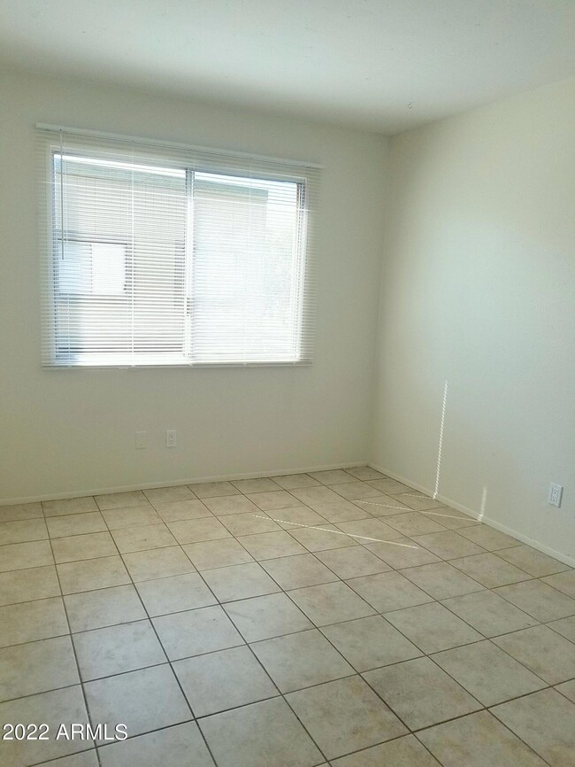1026 Redfield BR1