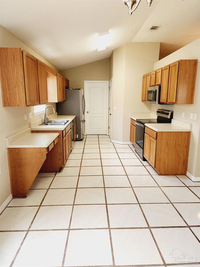 1501 Newcastle Way, Pensacola, FL 32534 - photo 4