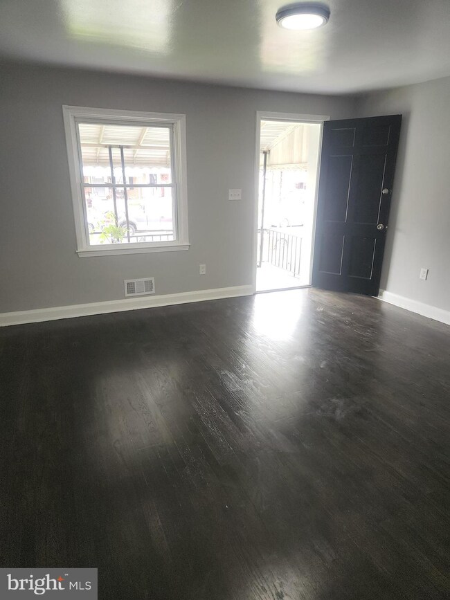 2226 Coralthorn Rd, Middle River, MD 21220 - photo 4