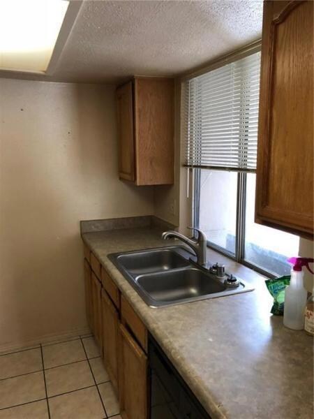 10421 Ashwood Dr unit D, El Paso, TX 79935 - photo 5