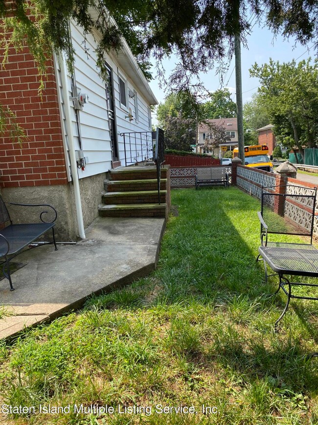 300 Bidwell Ave, Staten Island, NY 10314 - photo 4