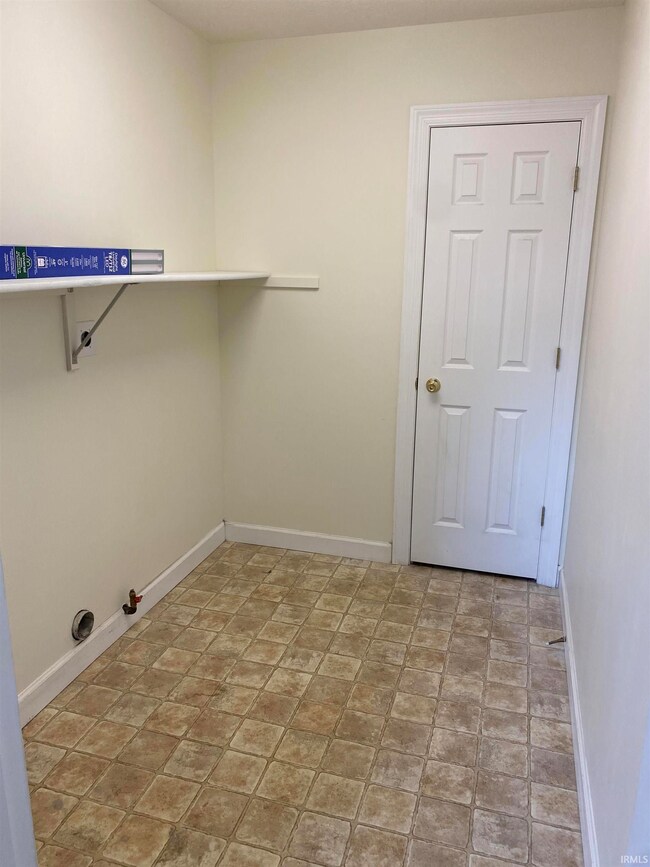 240 Old Hickory Ln, Geneva, IN 46740 - photo 7