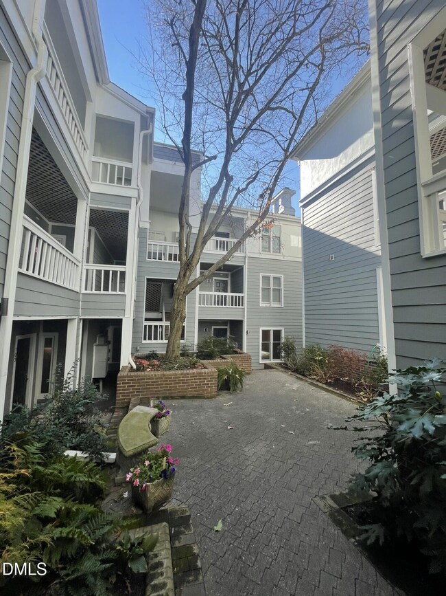 720 Bishops Park Dr unit 301, Raleigh, NC 27605 - photo 3