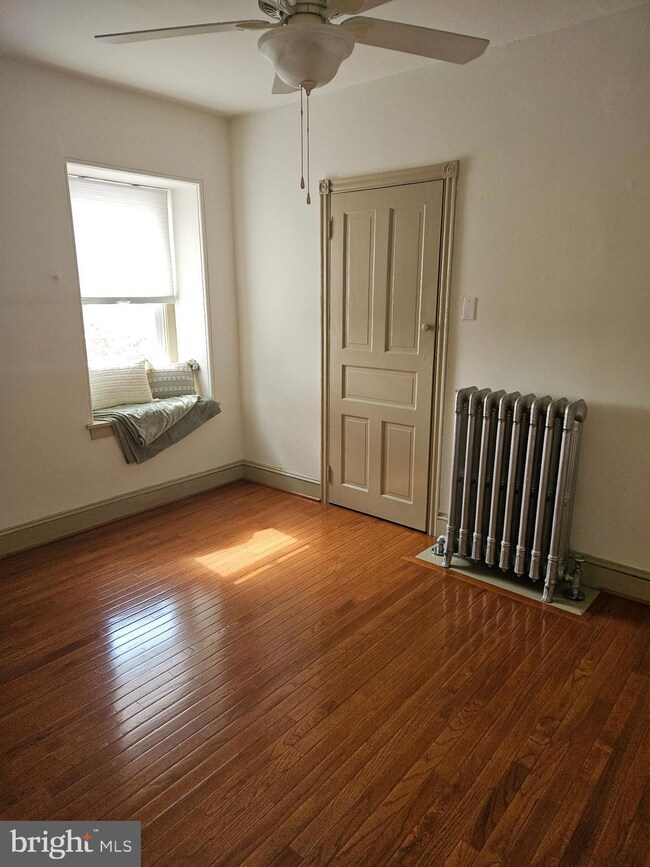 4356 Manayunk Ave unit 2, Philadelphia, PA 19128 - photo 3