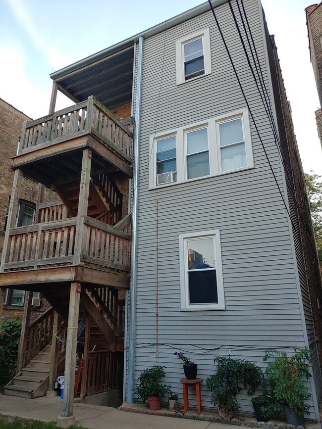 6225 N Washtenaw Ave, Chicago, IL 60659 - photo 3