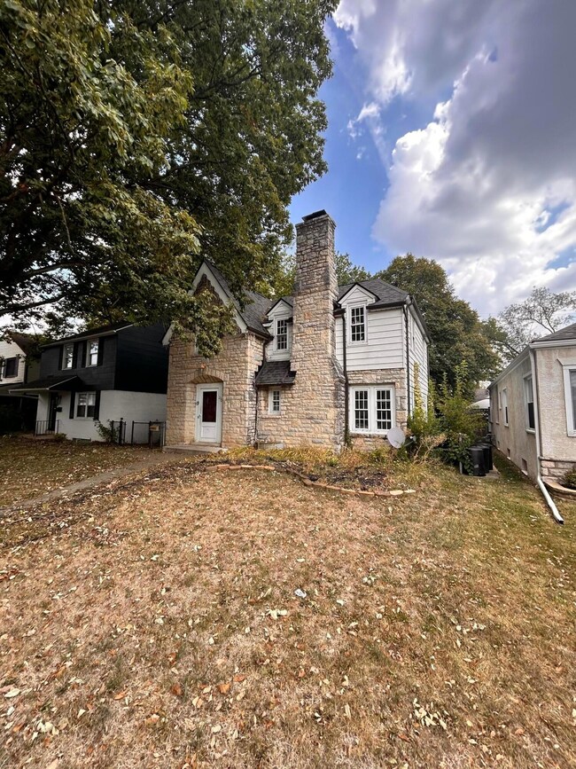 292 S Roys Ave, Columbus, OH 43204 - photo 2